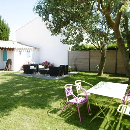 Maison Confortable 4 Pers. Avec Jardin Ferme A L'epine, Proche - Fr-1-823-27 *